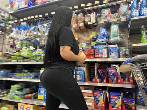 HUGE JUICY Latina BBL Spandex Leggings Yoga Pants Forum