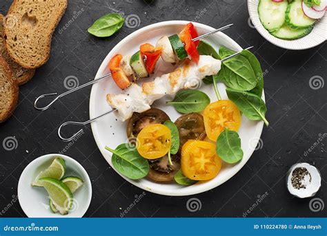 Espetos Faixa Da Galinha Capsicum Abobrinha Cogumelos E Os