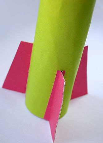 Как да направите ракета от картон?