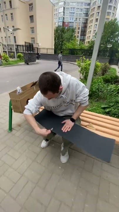 Как наклеить шкурку на скейт и обрезать края #shorts - YouTube