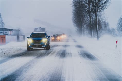 Ciężkie warunki na drogach ZDJĘCIA Podhale Region