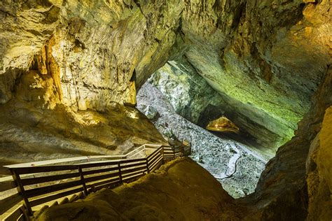 Grottes Du Cerdon Prehistoric Leisure Park Lyon Tourist Office