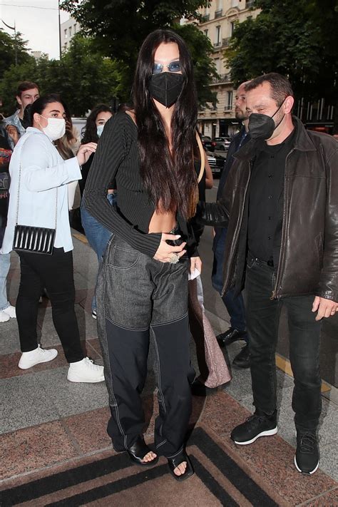 Bella Hadid Hot In Nude Cardigan 22 Photos The Fappening