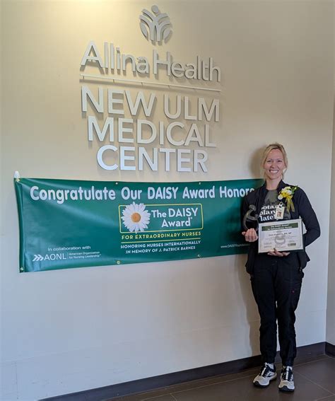 New Ulm Medical Center’s Kanuch receives DAISY Foundation award | News