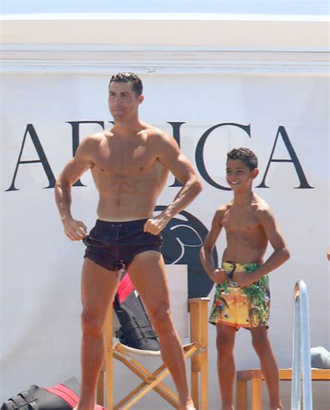 Ronaldo C Ng B Xinh Du H Ch Ng Khoe B Ng M I N Ng Di N Bikini N Ng B Ng