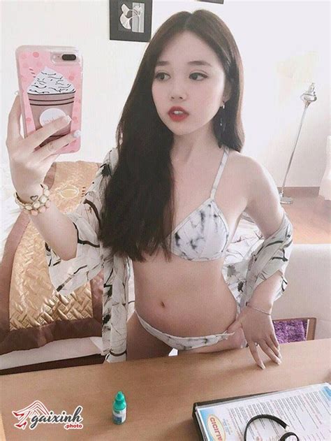 Ảnh Linh Ngọc Đàm sexy mặc bikini lộ hình nude nóng bỏng