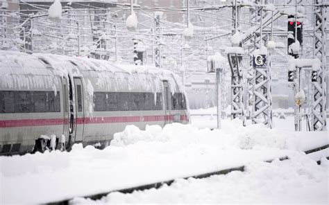 Schnee Chaos M Nchen Bahn Flughafen Und Autobahnen Stehen Still