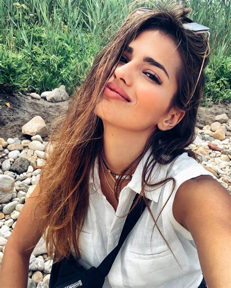 Blonde Girl In Spanish Translation At Robin Alexander Blog