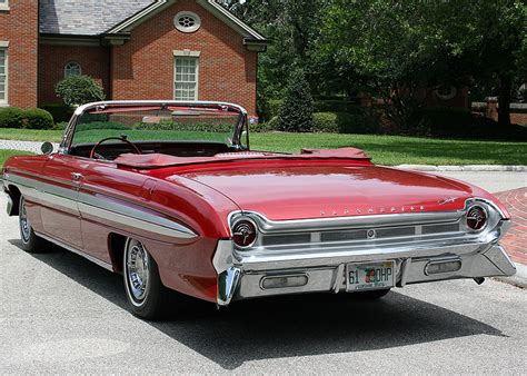 1961 Oldsmobile Starfire - Information and photos - MOMENTcar