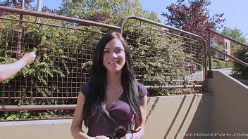 Linda morena tiene hambre de una erección furiosa XVIDEOS