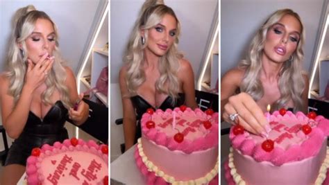 Corrie S Helen Flanagan Declares She S Happiest In A Bikini As She Strips Down Daily Star