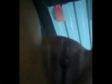 Mi amiga María está canchonda y me envía un vídeo masturbándose en la ducha XVIDEOS