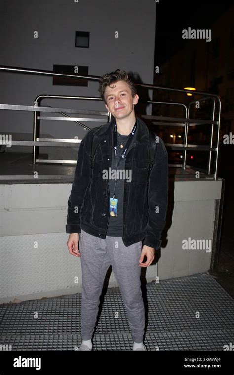 Michiel Janssens Bei Das Spongebob Musical Bikini Bottom Live On Stage In Der Georg Friedrich