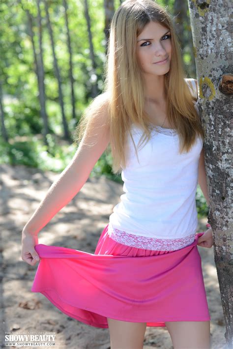 Showy Beauty Dana Nude Pictures At ErosBerry