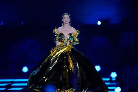 Katy Perry Braless Boobs Cleavage Coronation Concert Windsor Hot Celebs Home