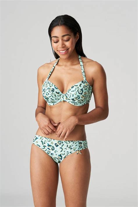 10 Hot Sexy Amanda Edlen Bikini Pics