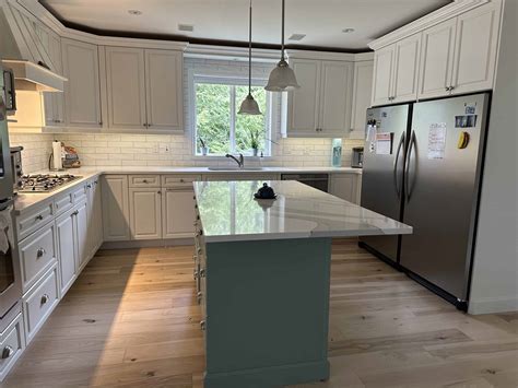 Fun & Easy 30-day Minimalism Decluttering Challenge & Game • Minimalist