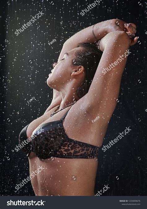 Sexy Naked Woman Splashes Water On Stock Photo 1233009676 Shutterstock
