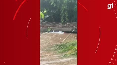 Muro De Clube Cai E Atinge Carro Durante Temporal Em Limeira Que Tem