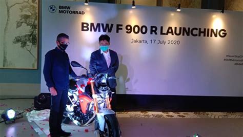 BMW Motorrad Rilis BMW F R Naked Bike Bertabur Fitur