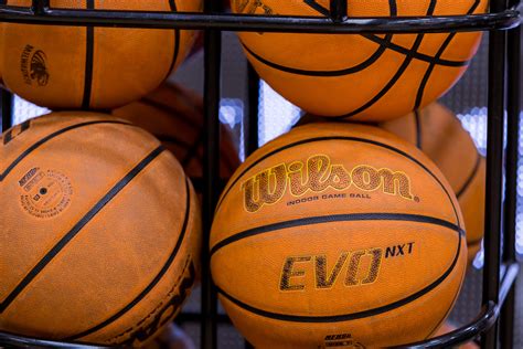 holy cross basketball women 4