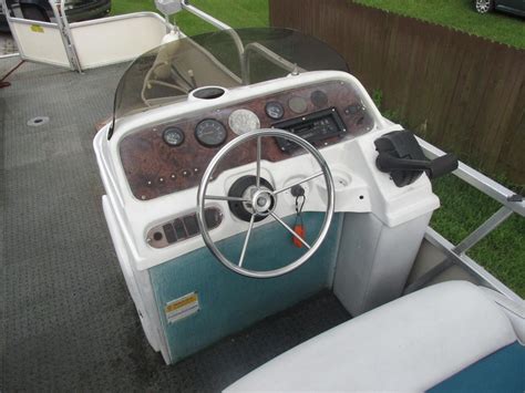 Fisher Freedom 240 DLX 1997 for sale for $5,400 - Boats-from-USA.com