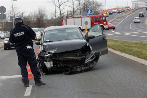 Wypadek Na Ulicy Pi Sudskiego W Legnicy Zdj Cia Legnica Nasze Miasto