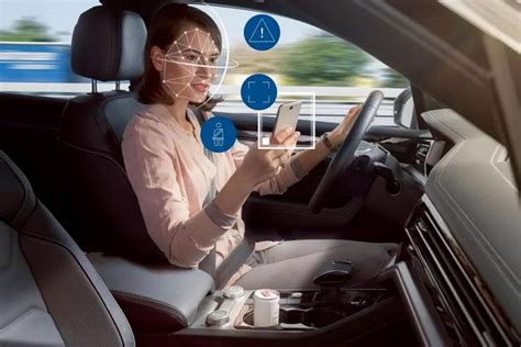 Фирма Bosch отучит водителей отвлекаться на гаджеты за рулем