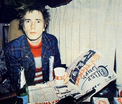 Pin By Kirsty Kirtle On Sex Pistols Johnny Rotten Sex Pistols Johnny