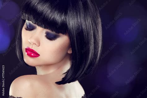 Makeup Bob Short Haitstyle Sexy Girl Model With Naked Shoulder Stock Photo Adobe Stock