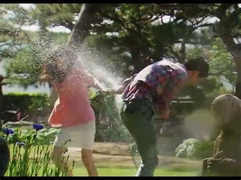 HOT 금 나와라 뚝딱 물놀이를 하며 조금씩 서로에게 다가가는 현태와 몽현 20130525 YouTube