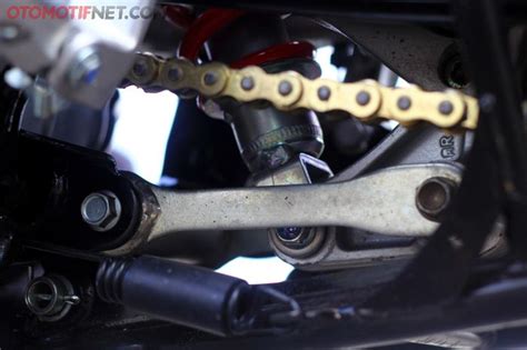 Cb R Pakai Pelek Cbr R Tampil Lebih Padat Jelmaan Cbr R Naked Gridoto