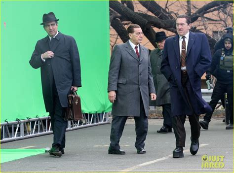 Heres How Robert De Niro Looks So Tall in The Irishman: Photo