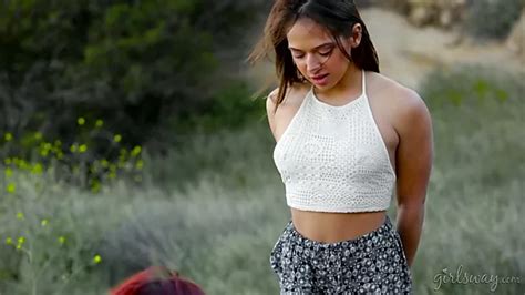 Ginger Dyke Is Kissing And Fucking Nerdy Brunette In Glasses Sara Luvv