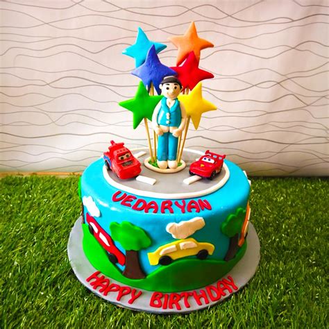 Make Your Kids Birthday Party Special With Cars Theme Fondant Cake
