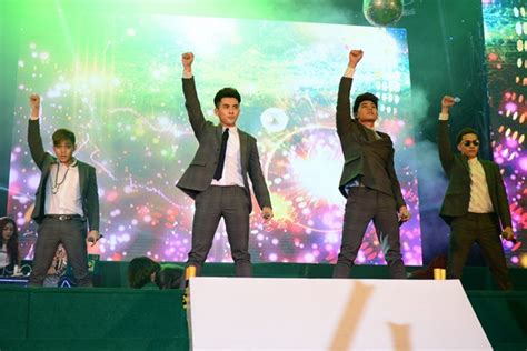 Dàn sao trẻ hot nhất Vpop rủ nhau thiêu đốt sân khấu