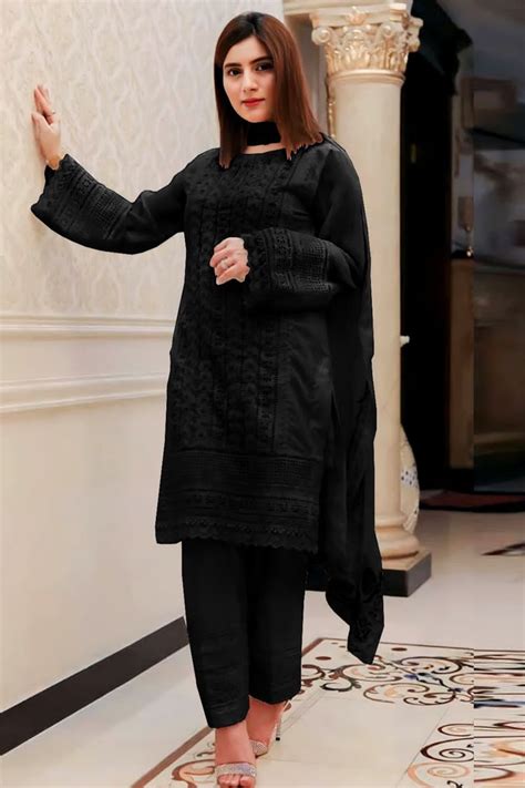 Summer lawn collection and dresses | Lawn Suits Online Pakistan ...