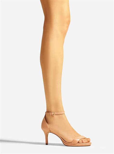 Sandália Nude Couro Salto Fino Fivela Arezzo