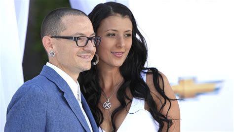 Chester Bennington 41 Seine Witwe Talinda Hat Wieder Geheiratet