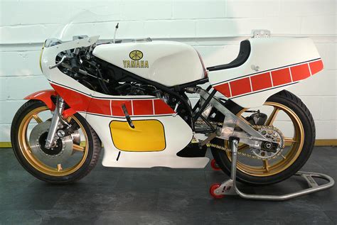 YAMAHA TZ500 H 4AO GRAND PRIX RACE BIKE BARE FRAME RESTORATION