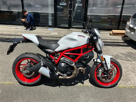 Купить б у Ducati Monster 797 инжектор 6 передач в Москве белый naked bike 2018 года по цене