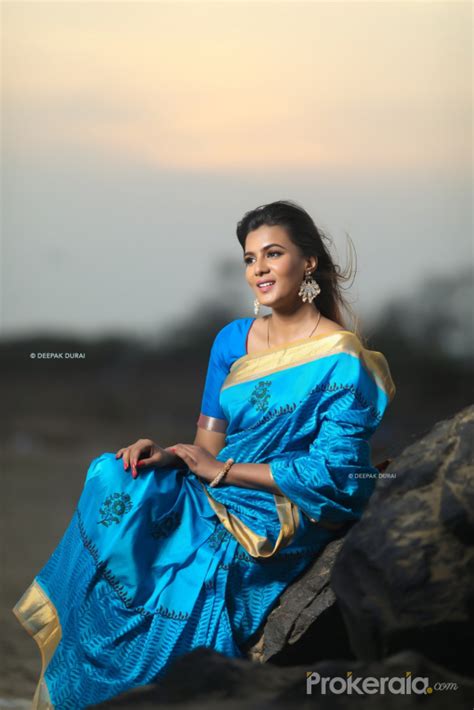 Meera Mithun Photos Meera Mithun Pics Photo Gallery Hot Sexy Meera Mithun Photos Photos