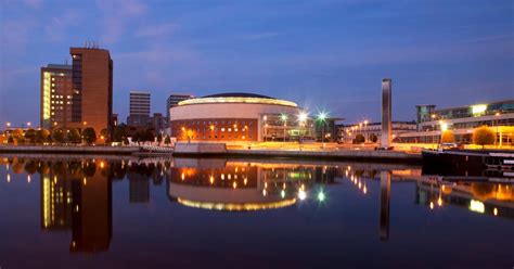 Belfast Travel Guide Belfast Tourism Kayak