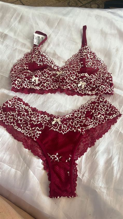 Lindo Conjunto De Lingerie Calcinha E Suti Em Renda Lingerie Feminina Nunca Usado
