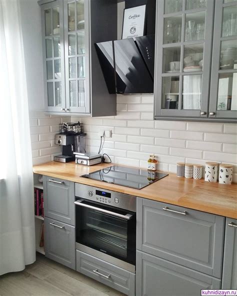 Серая кухня со столешницей под дерево в интерьере (42 фото) - красивые ...