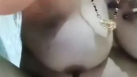 Hot Desi Bhabhi Seduces In Saree Real Indian Romance Amateur Amateur Porn Xhamster