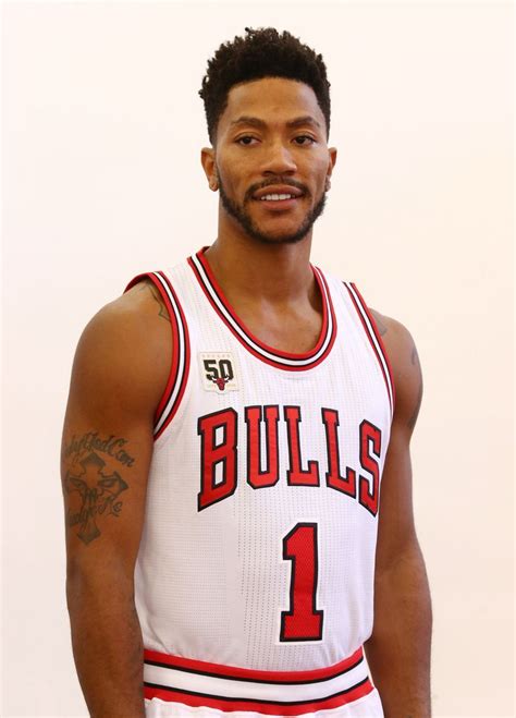 Check Out D Roses New Haircut With Images Derrick Rose Nba