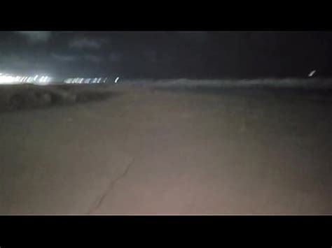 Novinha é vista na praia dando pra no pelo e vídeo vazou XVIDEOS
