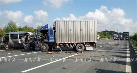 南北高速南宁往钦州发生特大事故 5人当场死亡车祸货车事故新浪新闻