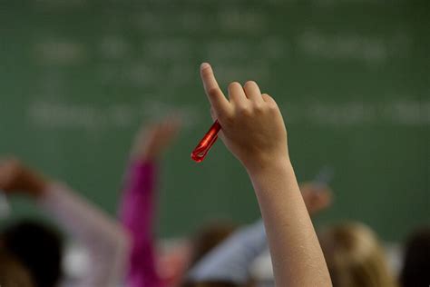 Lehrerin hat Sex mit Schüler So versaute Nachrichten tauschten sie aus